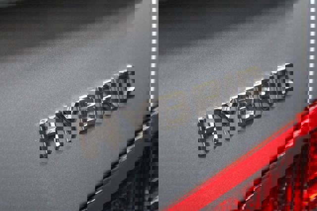 Used 2013 Mercedes-Benz E 400 Sport Sedan w/ Premium 1 Pkg image 9