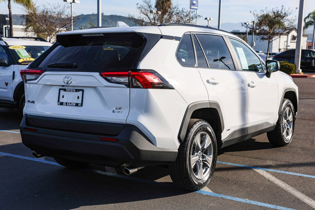 Certified 2025 Toyota RAV4 LE image 23