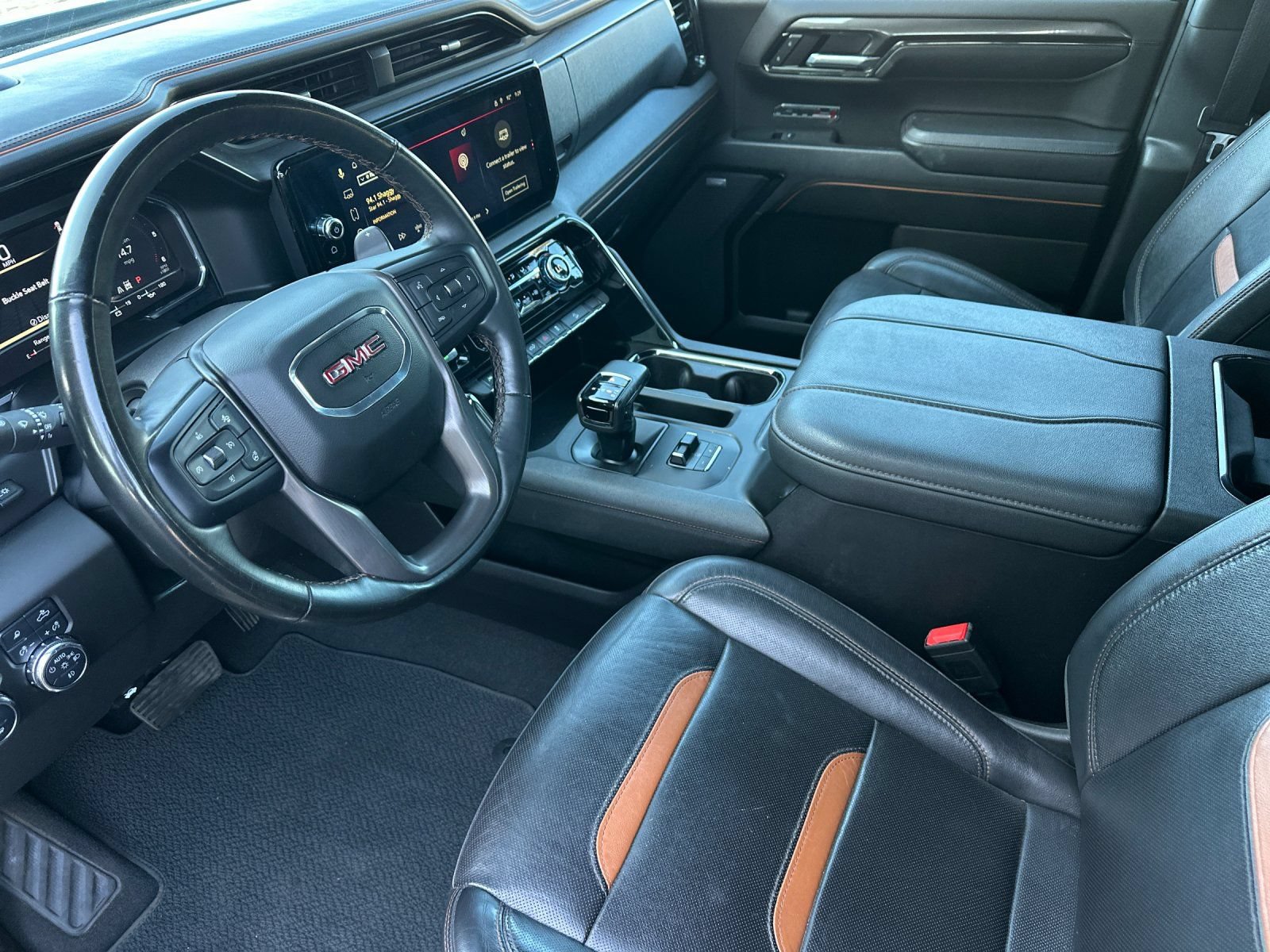 Used 2024 GMC Sierra 1500 AT4 w/ Technology Package AWD/4WD image 10