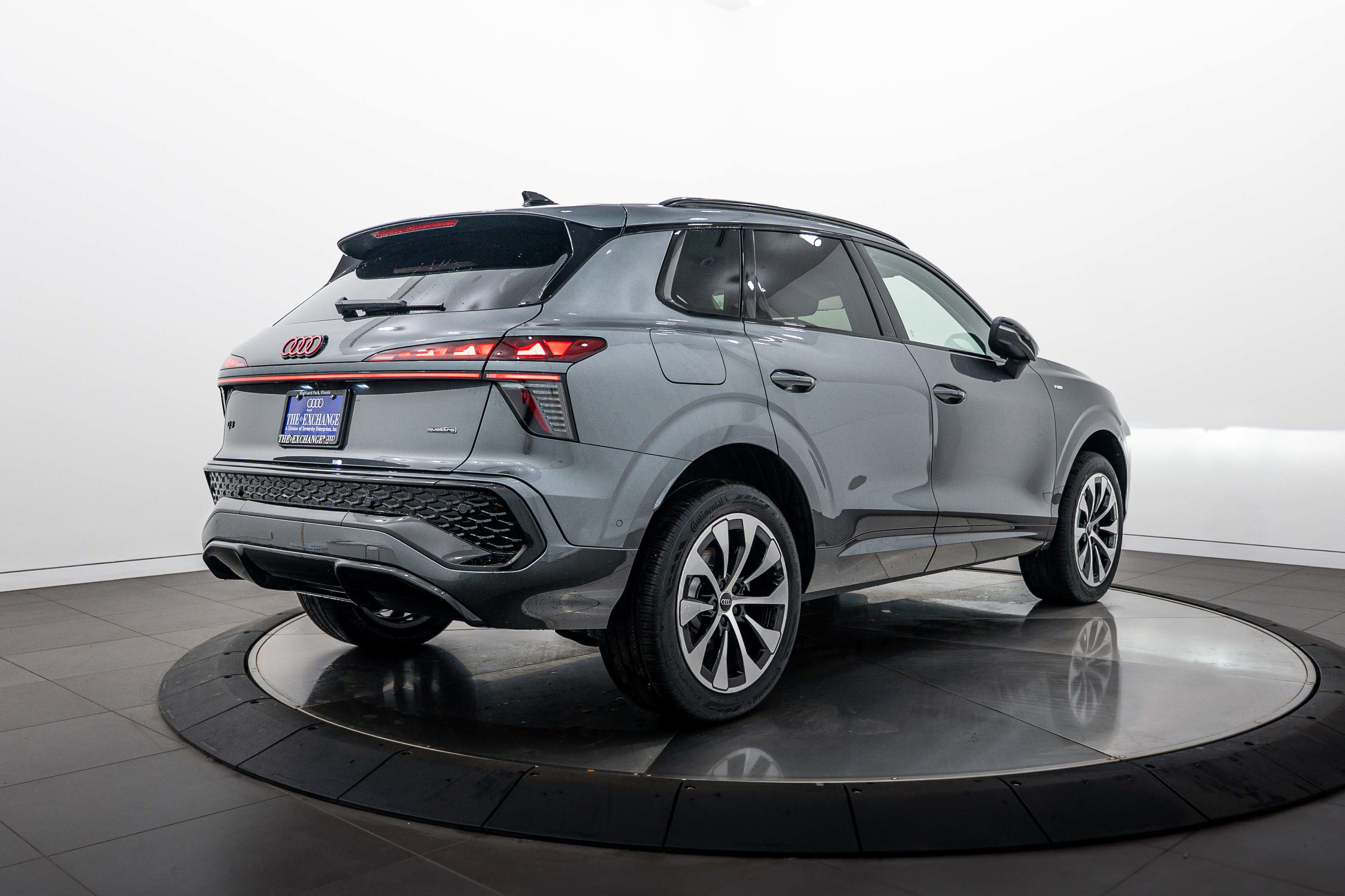 New 2026 Audi Q3 quattro 2.0T AWD/4WD image 4