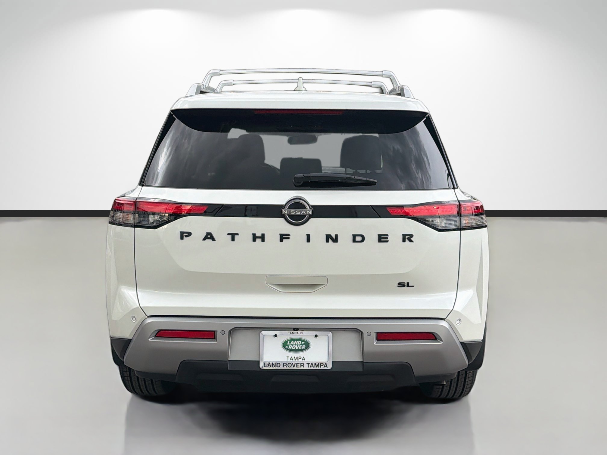 Used 2022 Nissan Pathfinder SL w/ SL Black Package FWD image 4