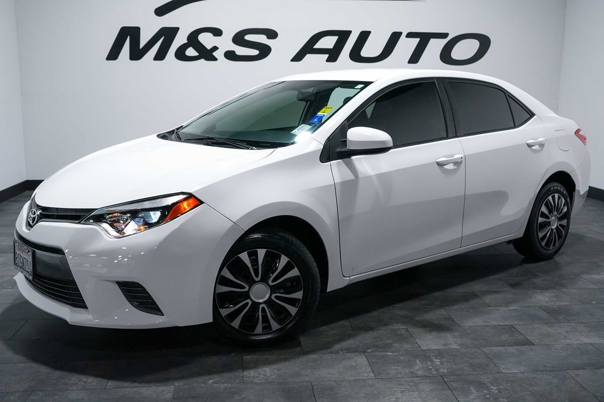 Used 2016 Toyota Corolla LE FWD image 2