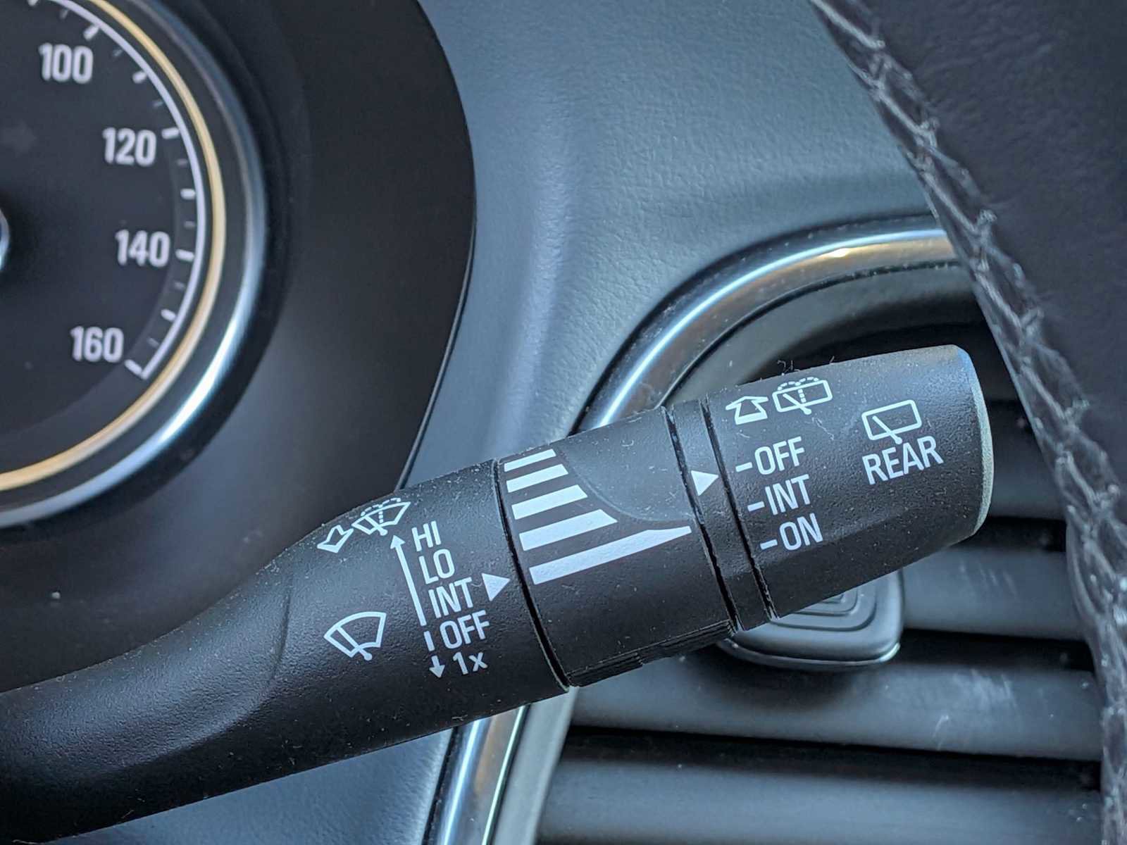 Used 2020 Buick Enclave Essence w/ Sound and Sites Package image 28