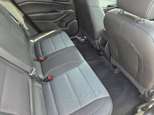 Used 2025 Chevrolet Trax LT w/ LT Convenience Package FWD image 37