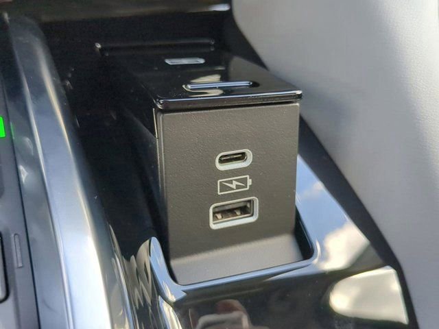 Certified 2026 Acura MDX w/ Technology Package FWD image 17