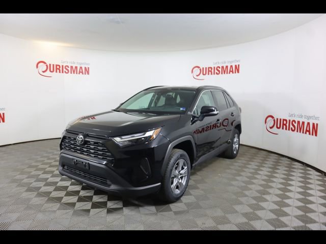 Used 2025 Toyota RAV4 XLE image 4