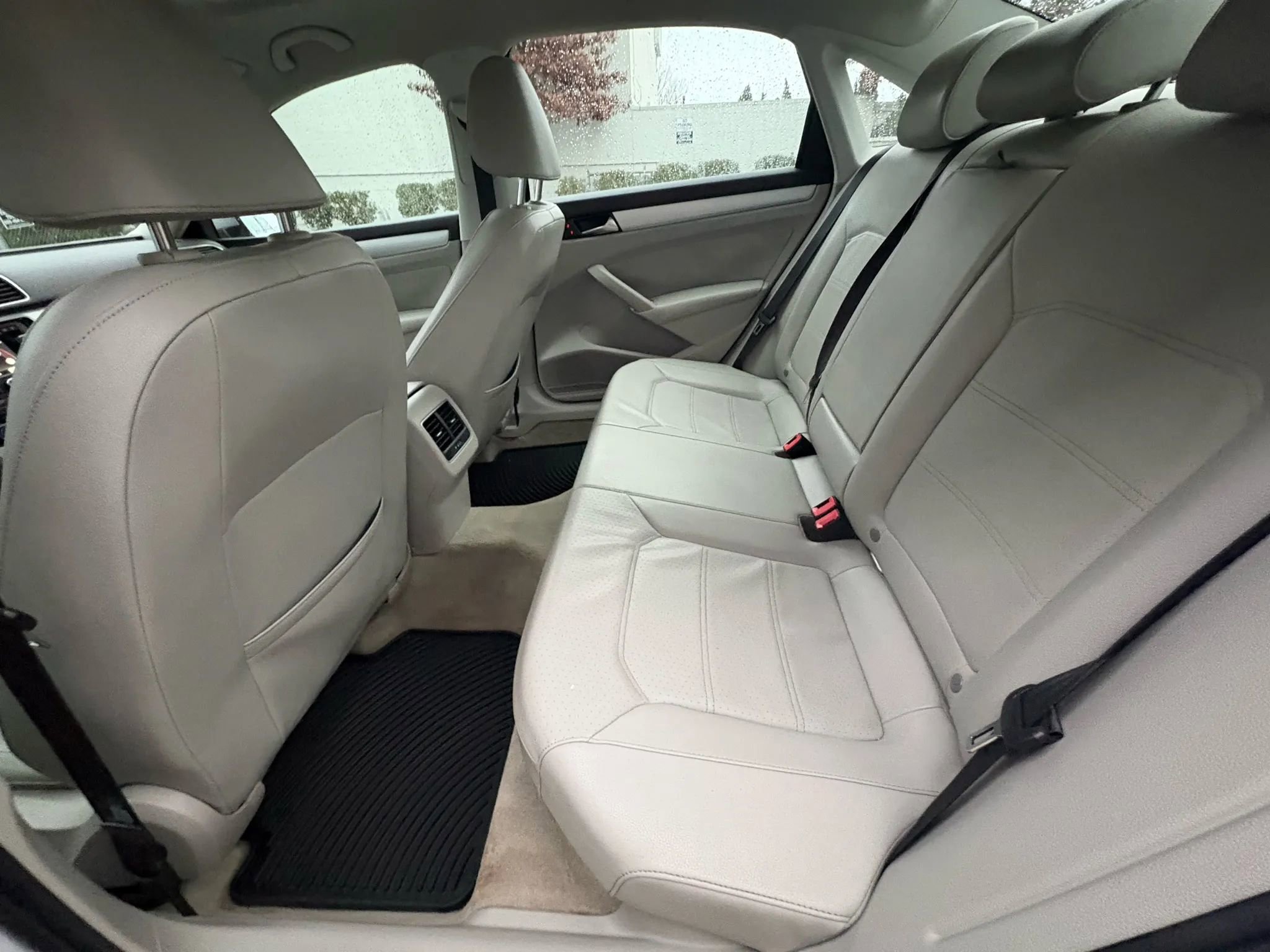 Used 2013 Volkswagen Passat TDI SE image 20