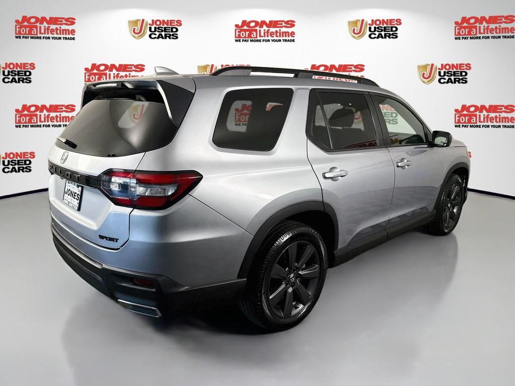 Used 2023 Honda Pilot Sport image 14