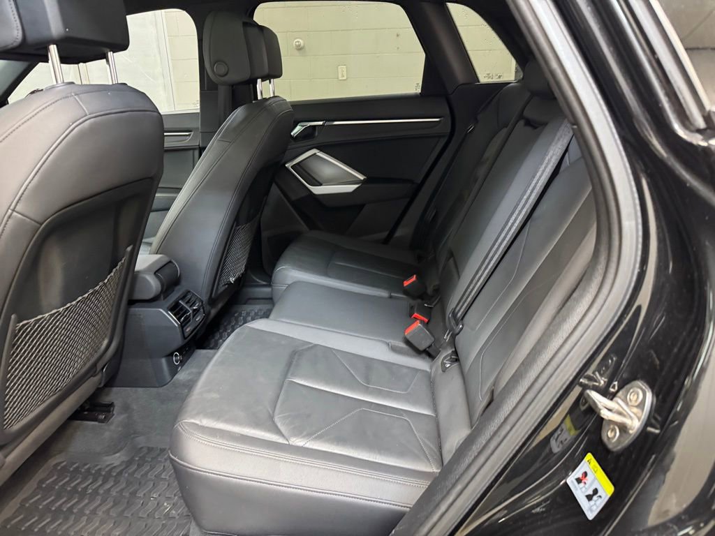 Used 2020 Audi Q3 2.0T Premium w/ Convenience Package image 17