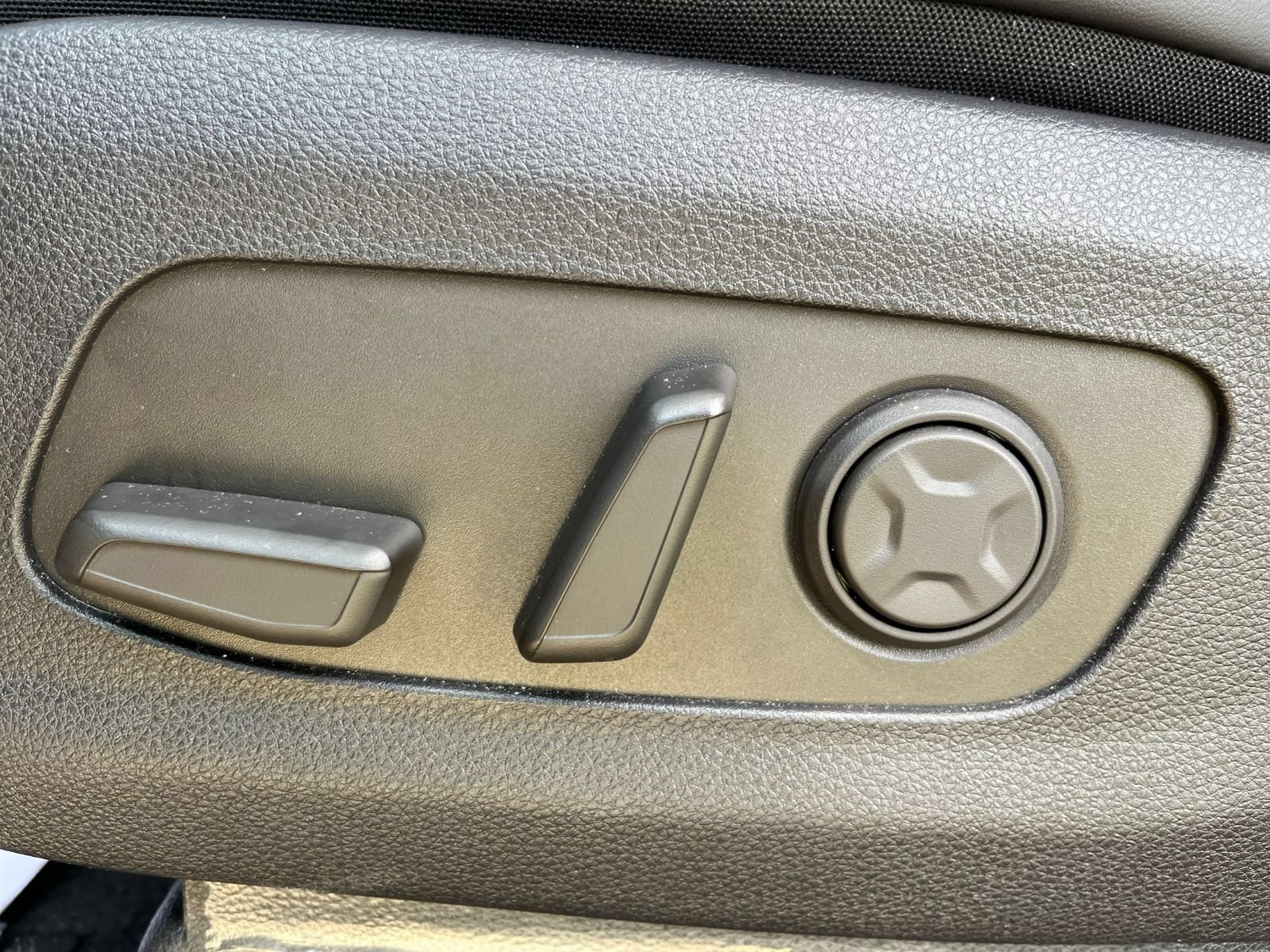 Used 2026 Kia Carnival FWD image 22