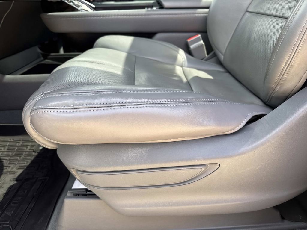 Used 2020 Lincoln Navigator Reserve w/ Luxury Package image 19