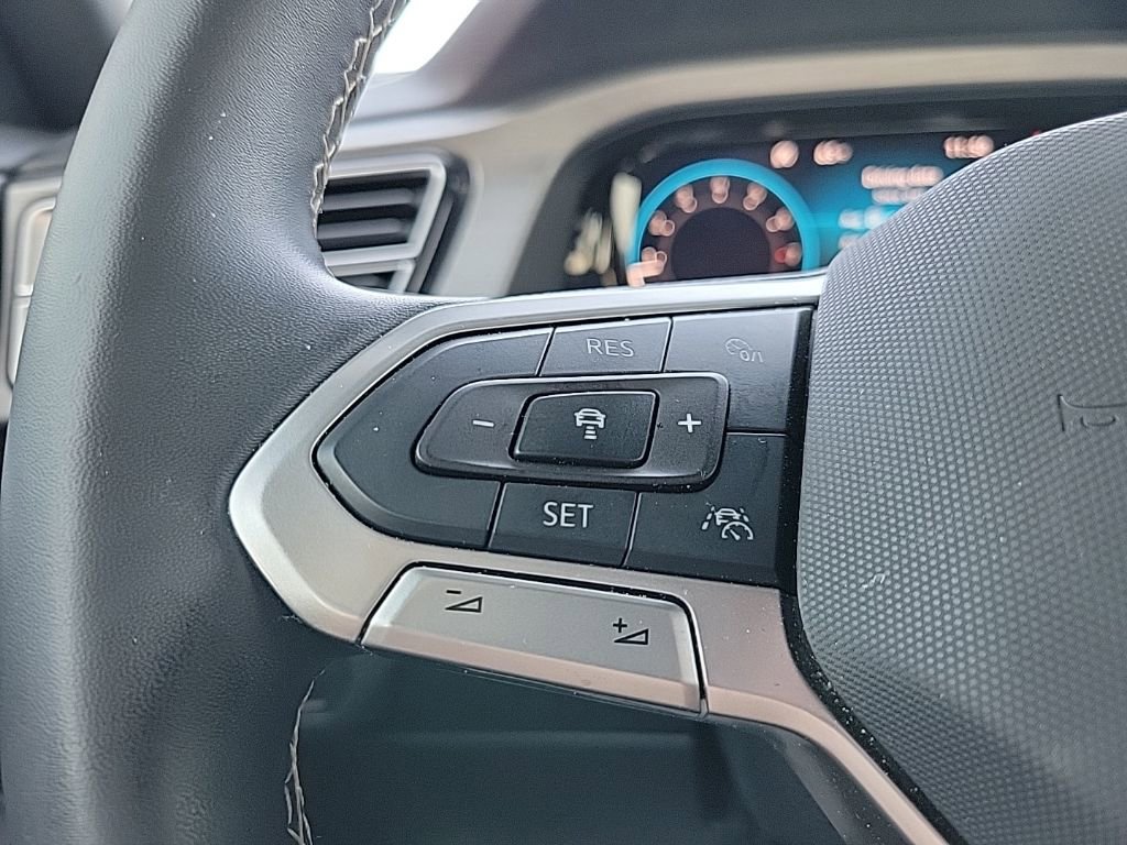 Used 2024 Volkswagen Atlas Cross Sport SE image 21