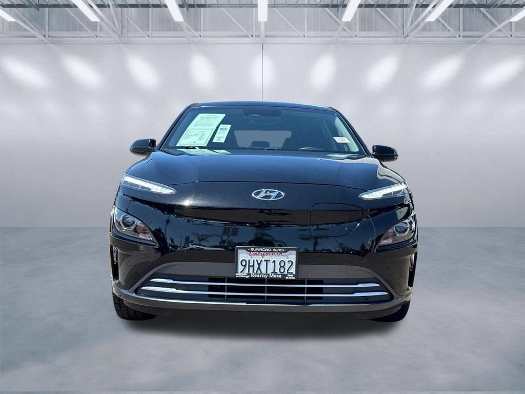 Used 2023 Hyundai Kona SE FWD image 2