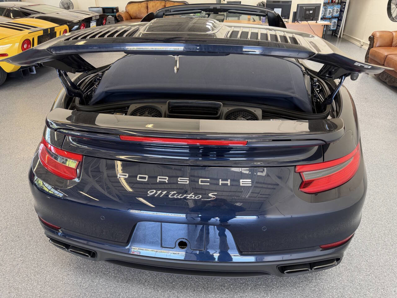 Used 2019 Porsche 911 Turbo S image 57