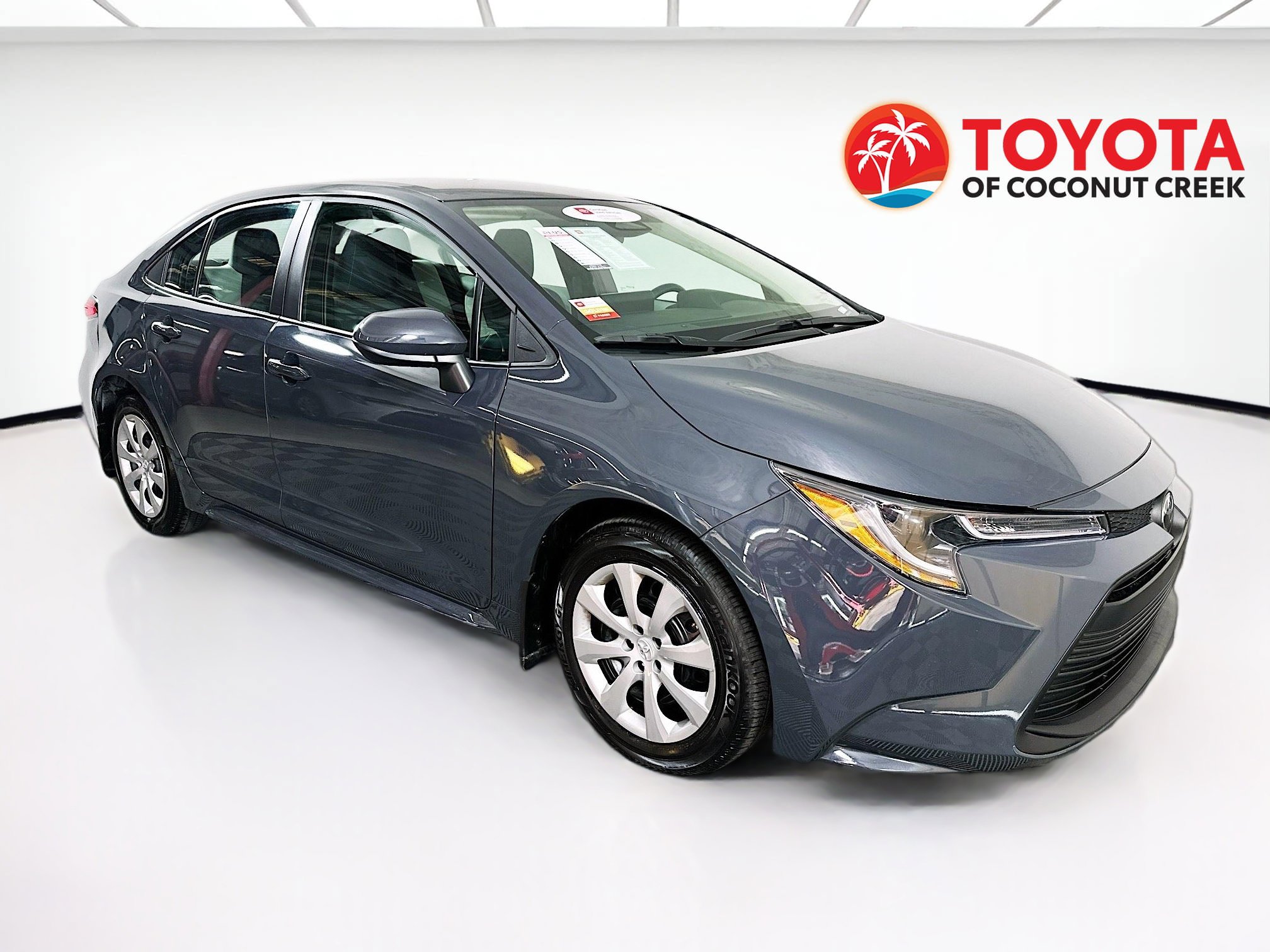 Used 2025 Toyota Corolla LE FWD image 1
