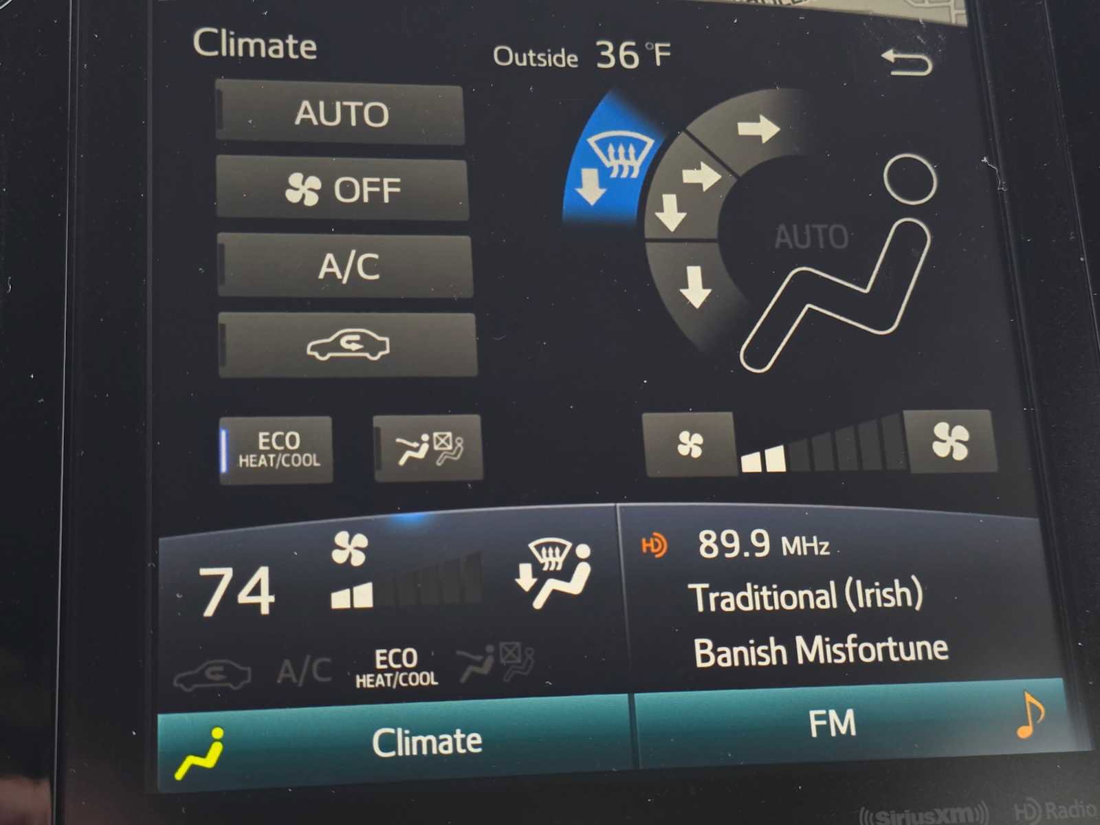 Used 2021 Toyota Prius Prime XLE image 33