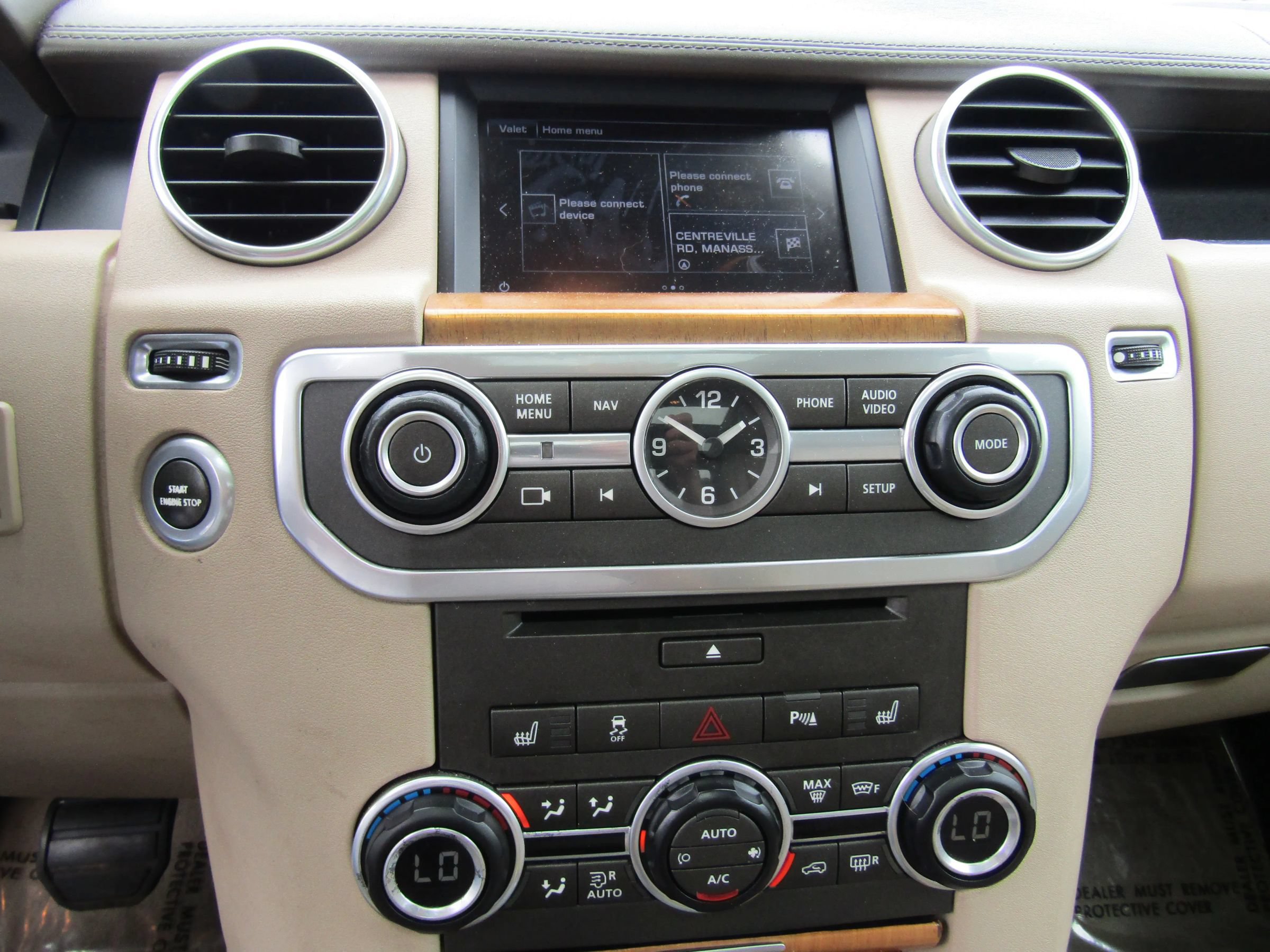 Used 2016 Land Rover LR4 HSE LUX AWD/4WD image 24