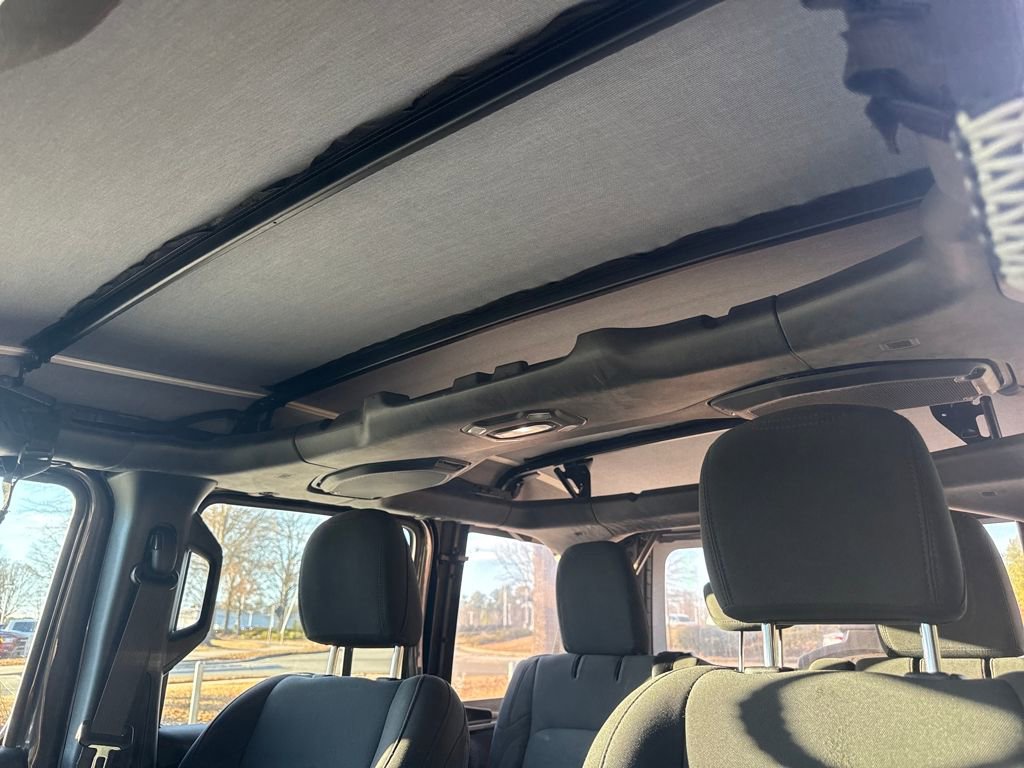 Used 2018 Jeep Wrangler Unlimited Sport image 25