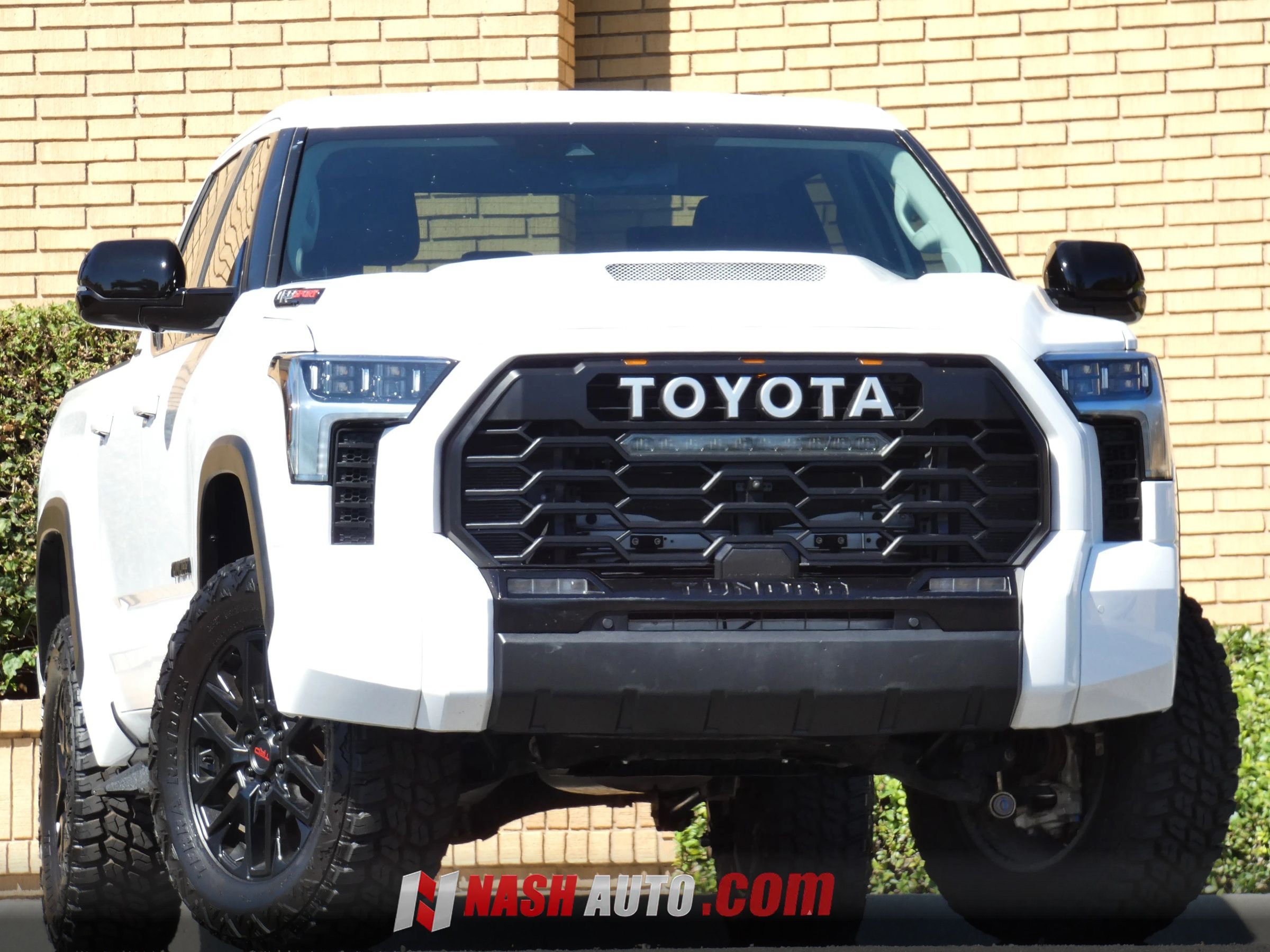 Used 2024 Toyota Tundra Limited AWD/4WD image 3