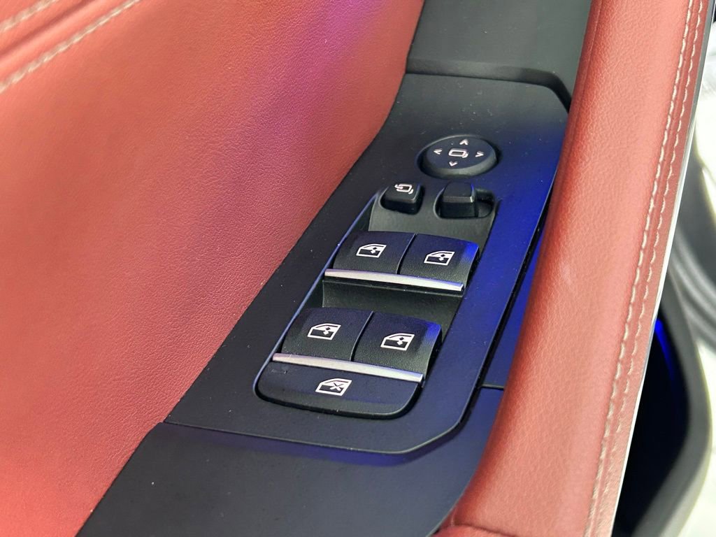 Used 2024 BMW X6 xDrive40i w/ Executive Package image 38