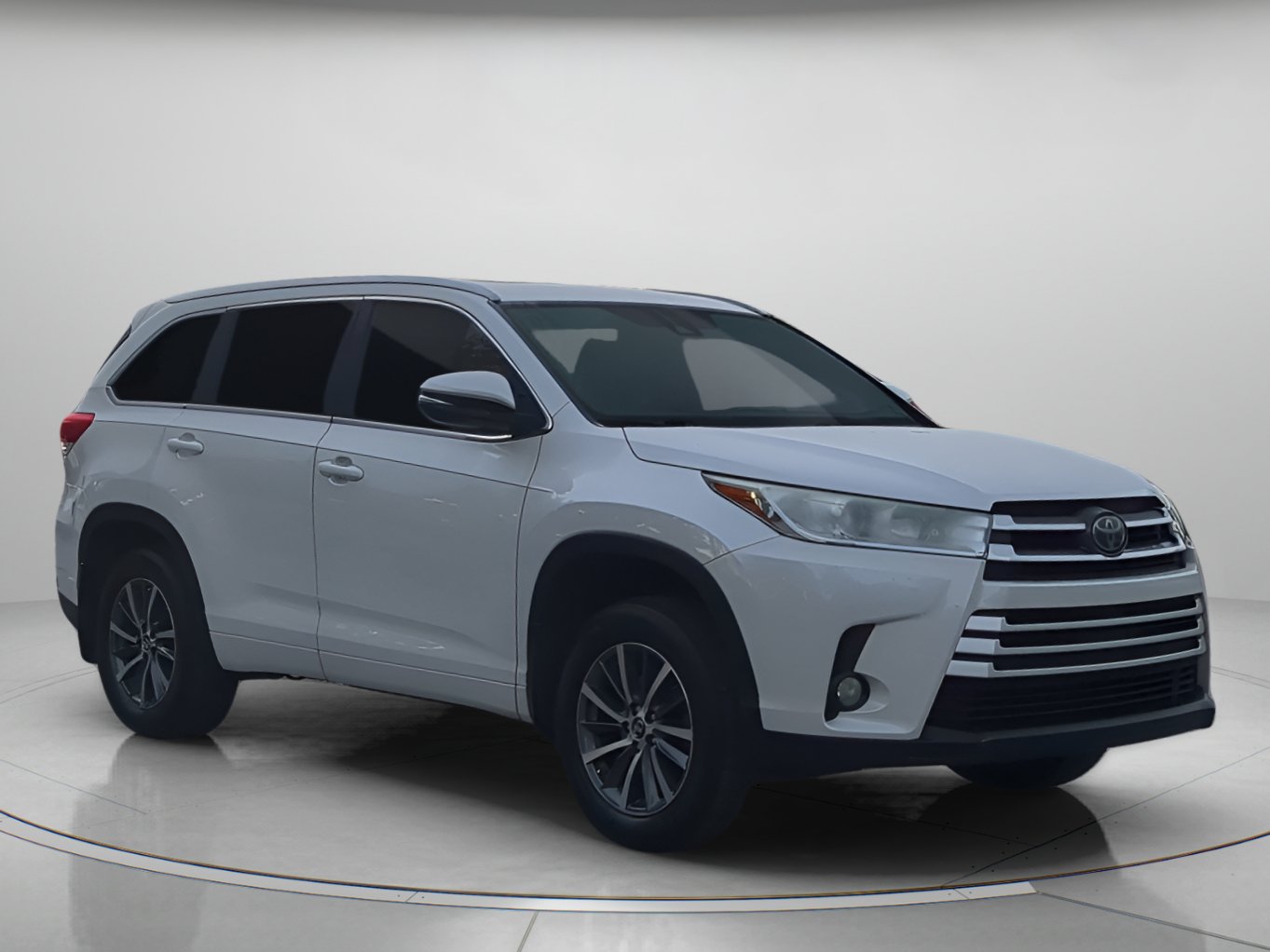 Used 2017 Toyota Highlander XLE AWD/4WD image 38