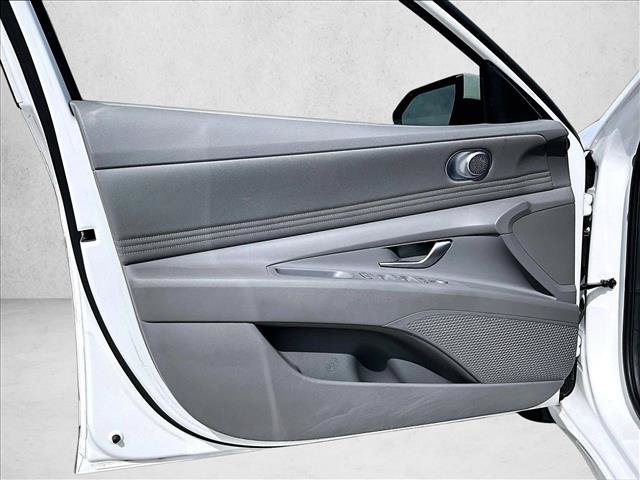 Used 2023 Hyundai Elantra SEL w/ Convenience Package FWD image 18