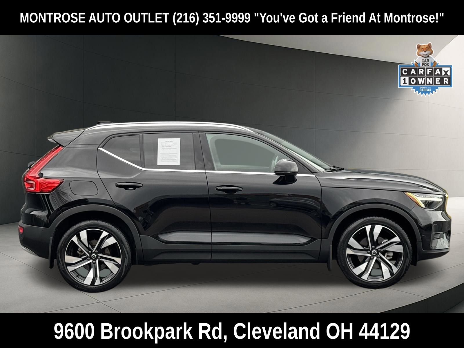 Used 2023 Volvo XC40 B5 Plus w/ Driver Assist Package image 3
