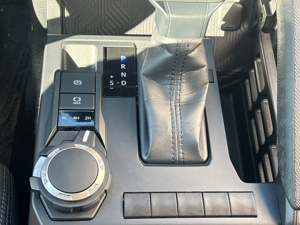 Used 2025 Toyota Tacoma SR image 13