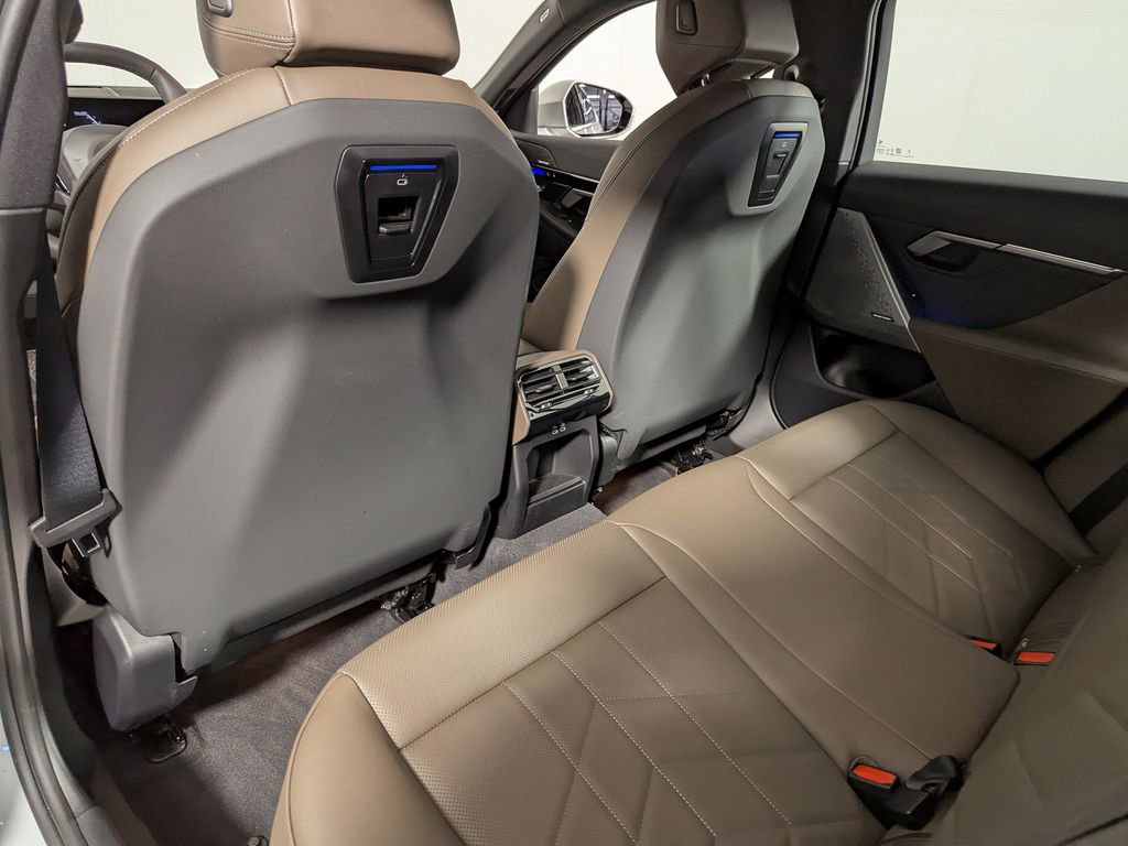 Used 2025 BMW 530i xDrive AWD/4WD image 43