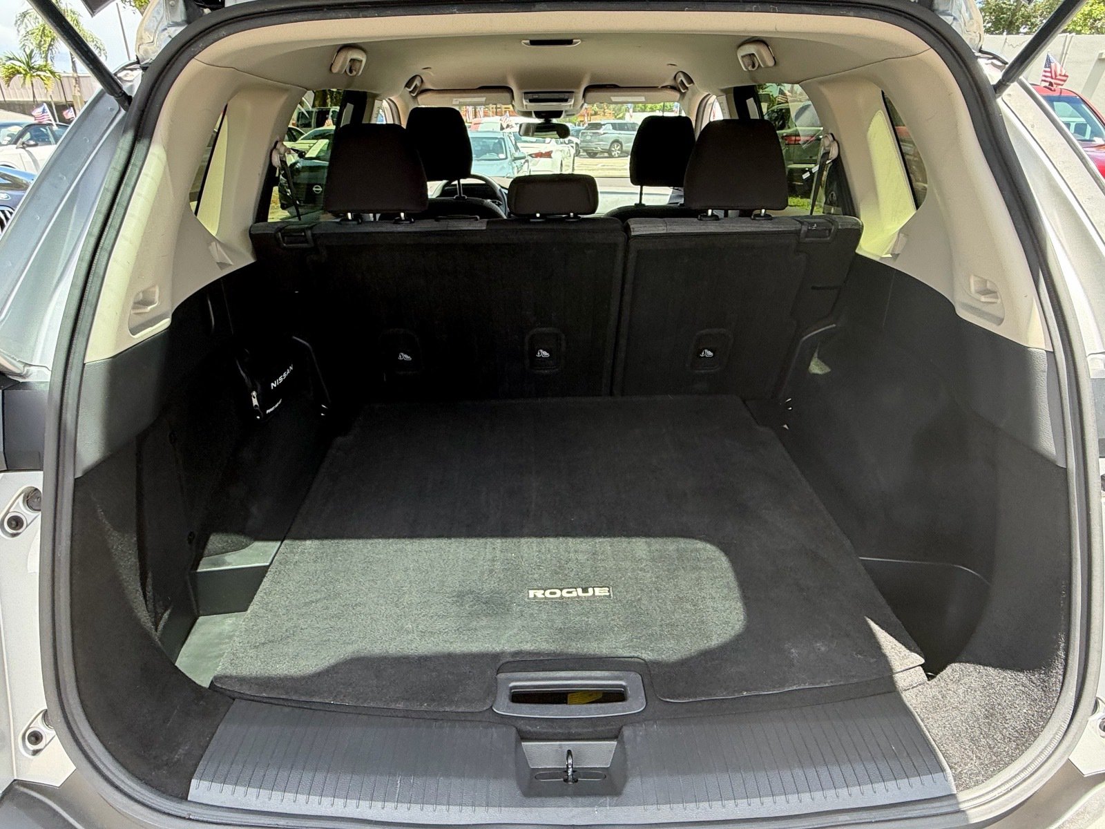 Certified 2023 Nissan Rogue SV FWD image 15