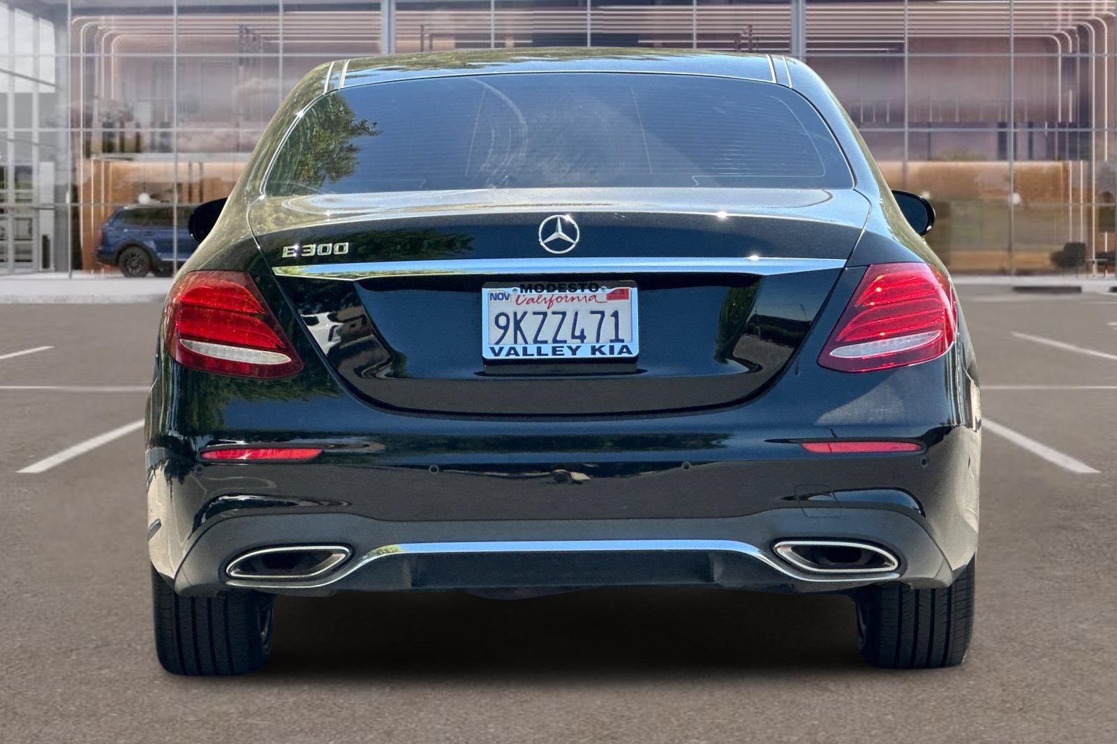 Used 2019 Mercedes-Benz E 300 w/ Premium 1 Package image 5
