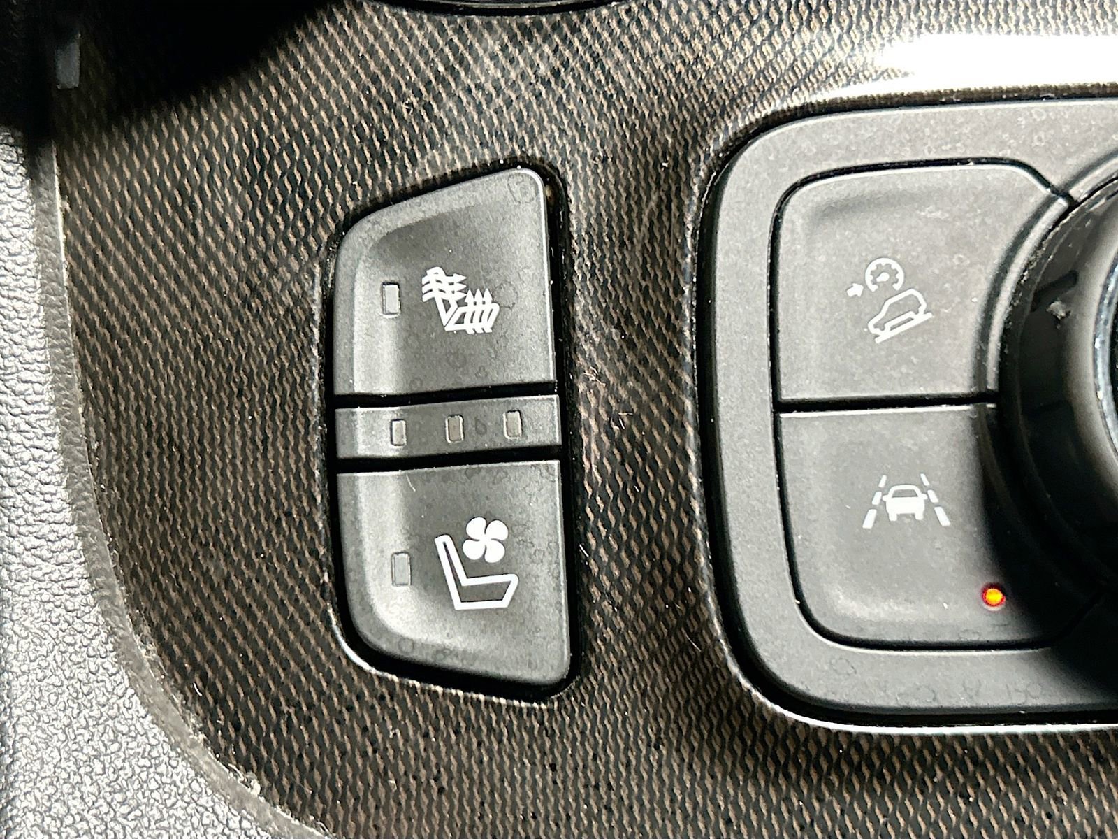 Used 2021 GMC Acadia AT4 w/ Technology Package image 21