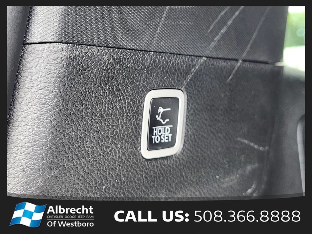 Used 2024 Jeep Grand Wagoneer L Series III AWD/4WD image 36