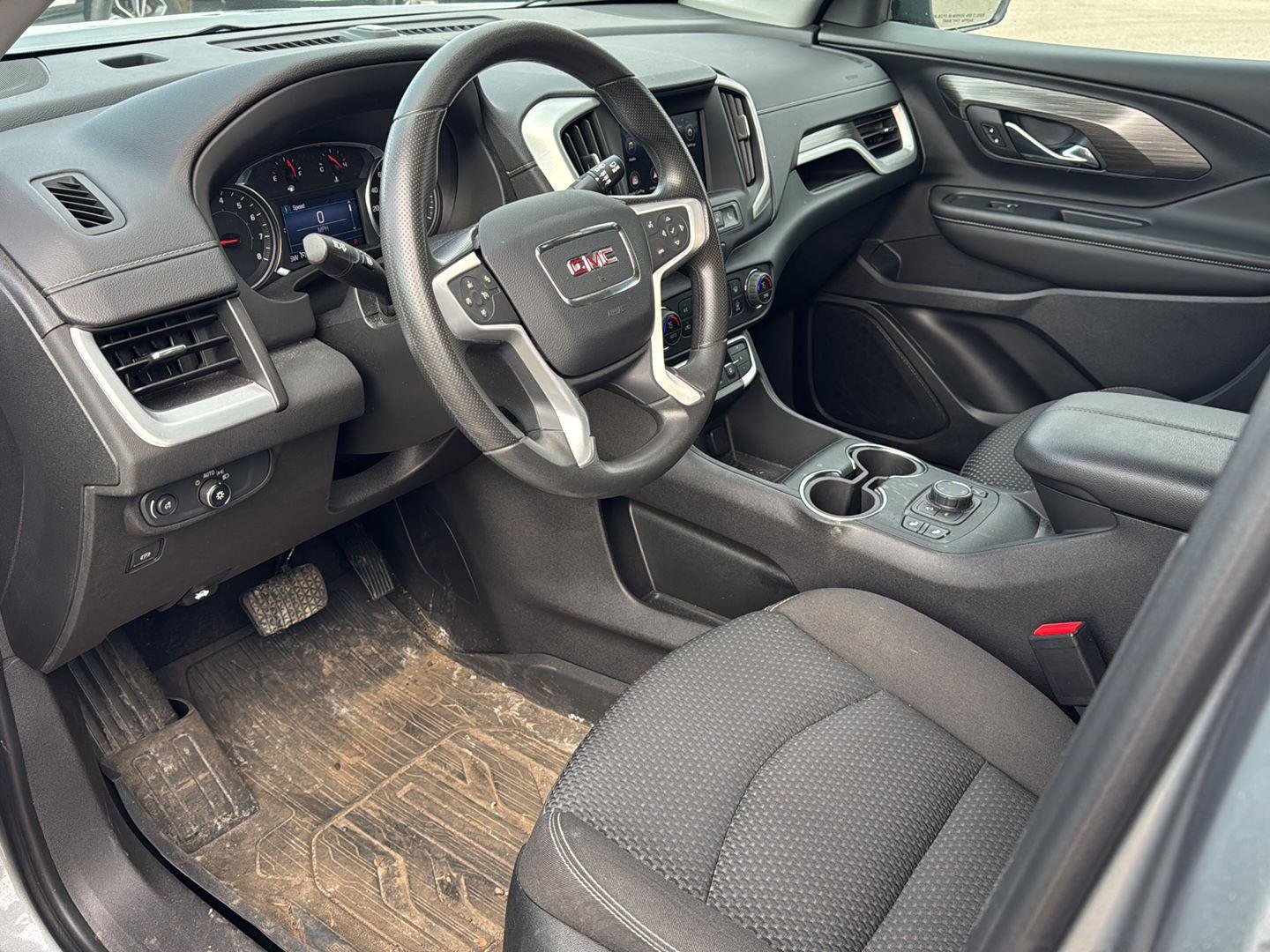 Used 2023 GMC Terrain SLE w/ Driver Convenience Package image 12