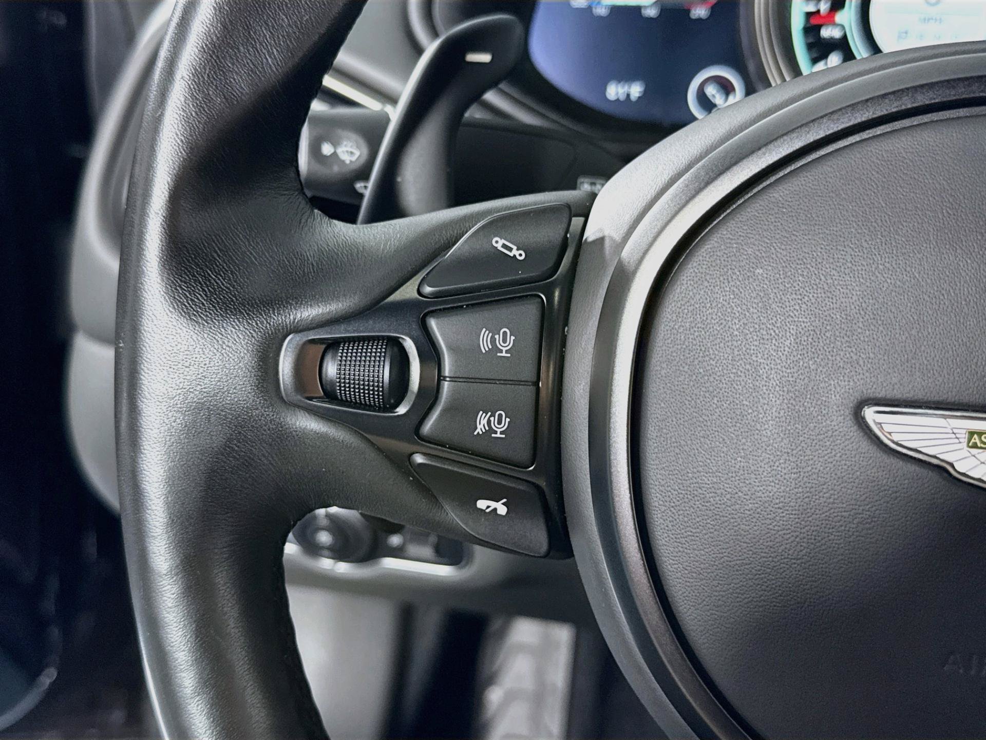 Used 2020 Aston Martin DB11 Coupe RWD image 24