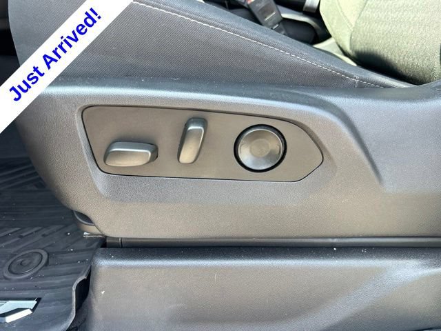 Used 2023 Chevrolet Silverado 1500 LT Trail Boss w/ LPO, Dark Essentials Package AWD/4WD image 16