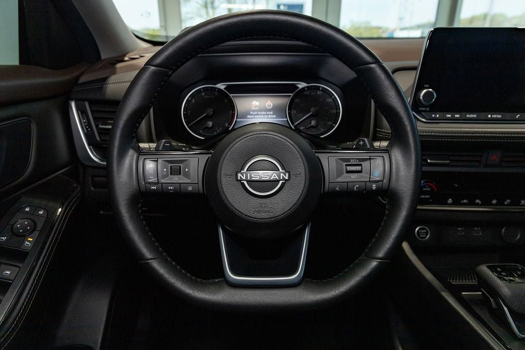 Used 2023 Nissan Rogue SV w/ SV Premium B Package image 6