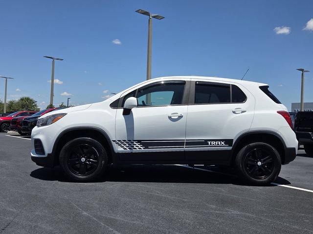 Used 2017 Chevrolet Trax LS AWD/4WD image 3