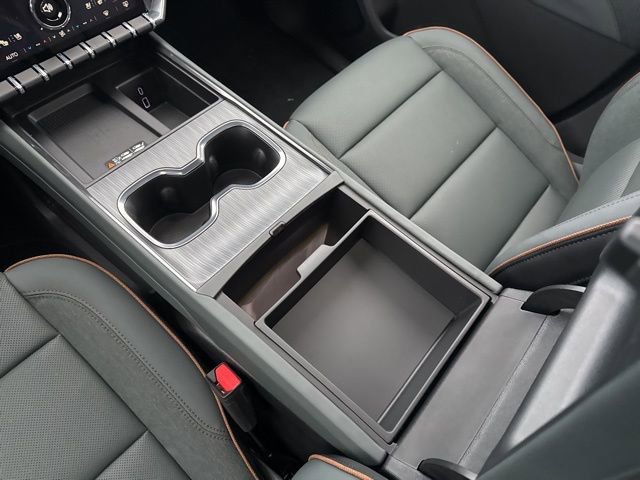 New 2026 GMC Acadia AT4 w/ Luxury Package image 24