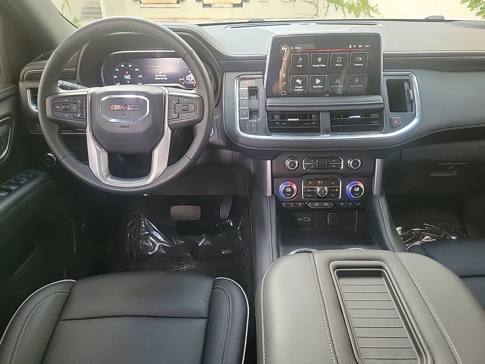 Used 2024 GMC Yukon SLT w/ SLT Luxury Package RWD image 19