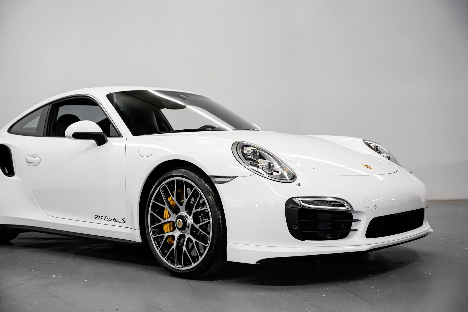 Used 2014 Porsche 911 Turbo S AWD/4WD image 42