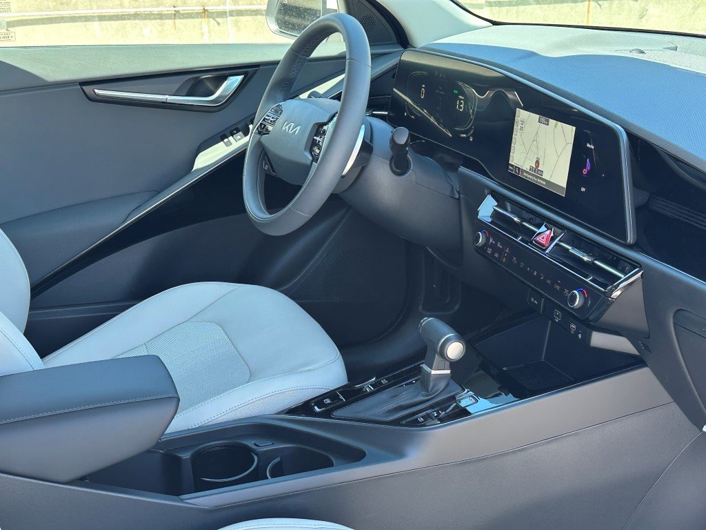 New 2025 Kia Niro EX image 10