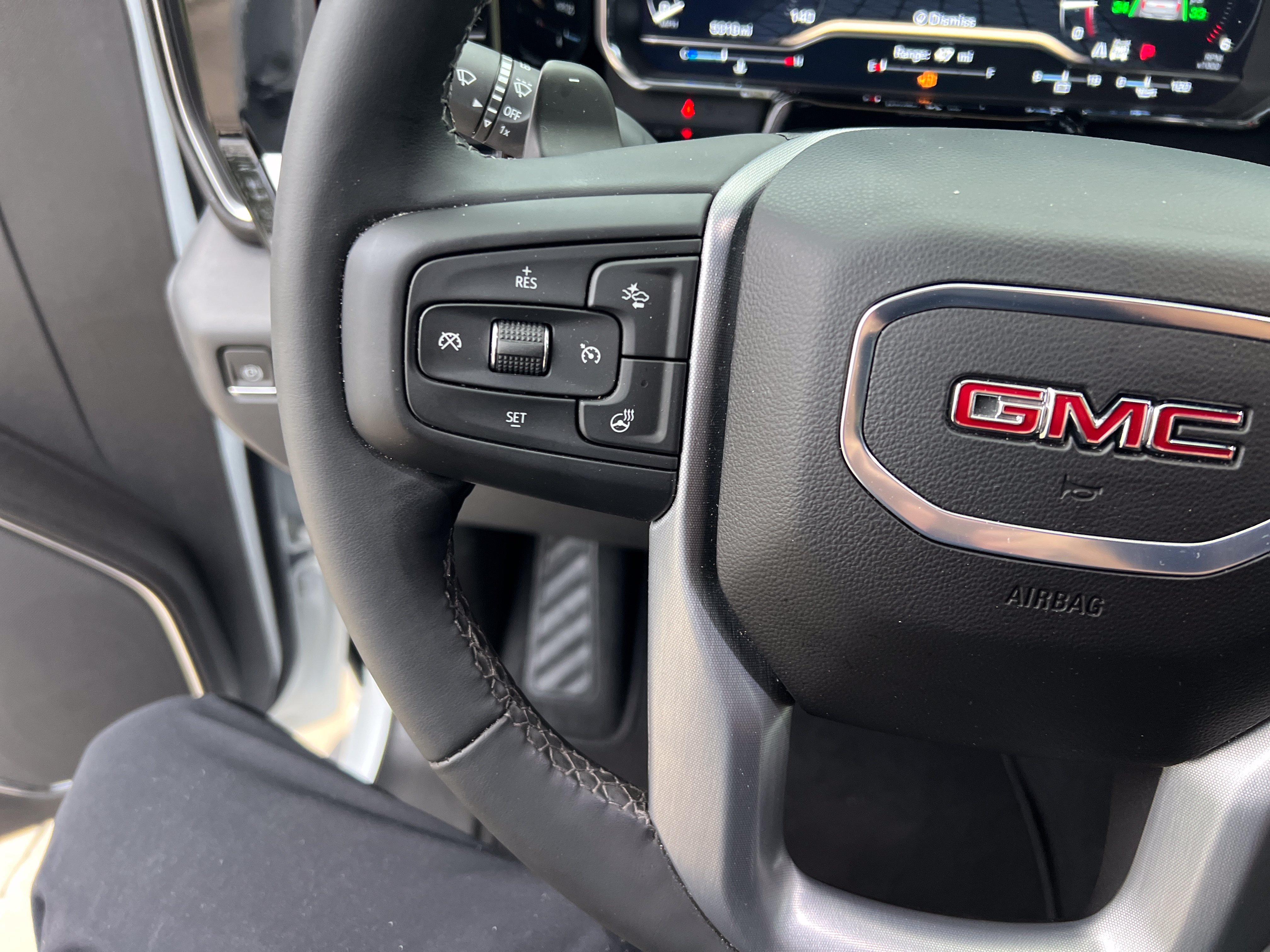 Used 2024 GMC Sierra 1500 SLT w/ SLT Premium Plus Package AWD/4WD image 17
