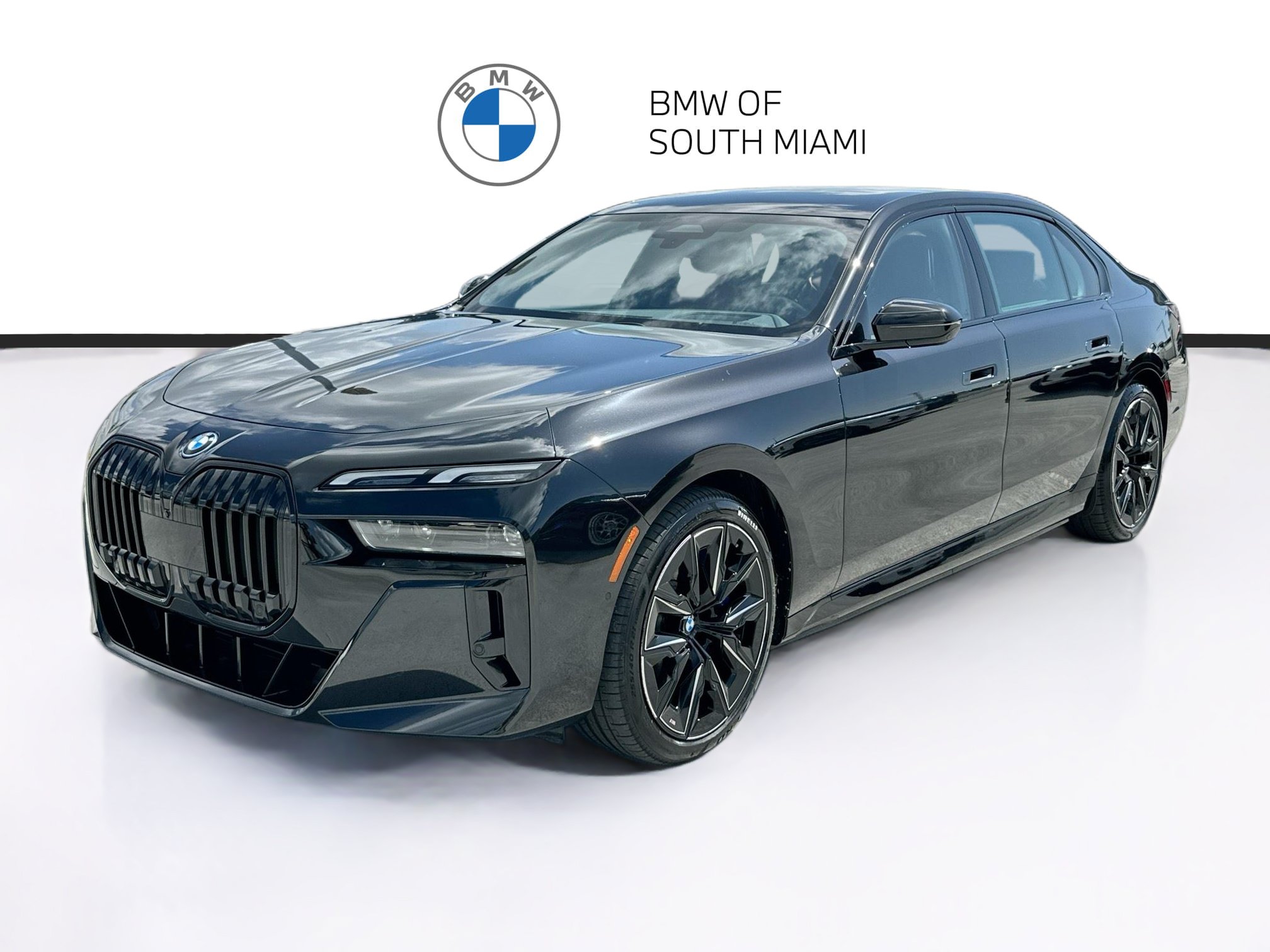 Used 2024 BMW i7 xDrive60 w/ Premium Package AWD/4WD image 3