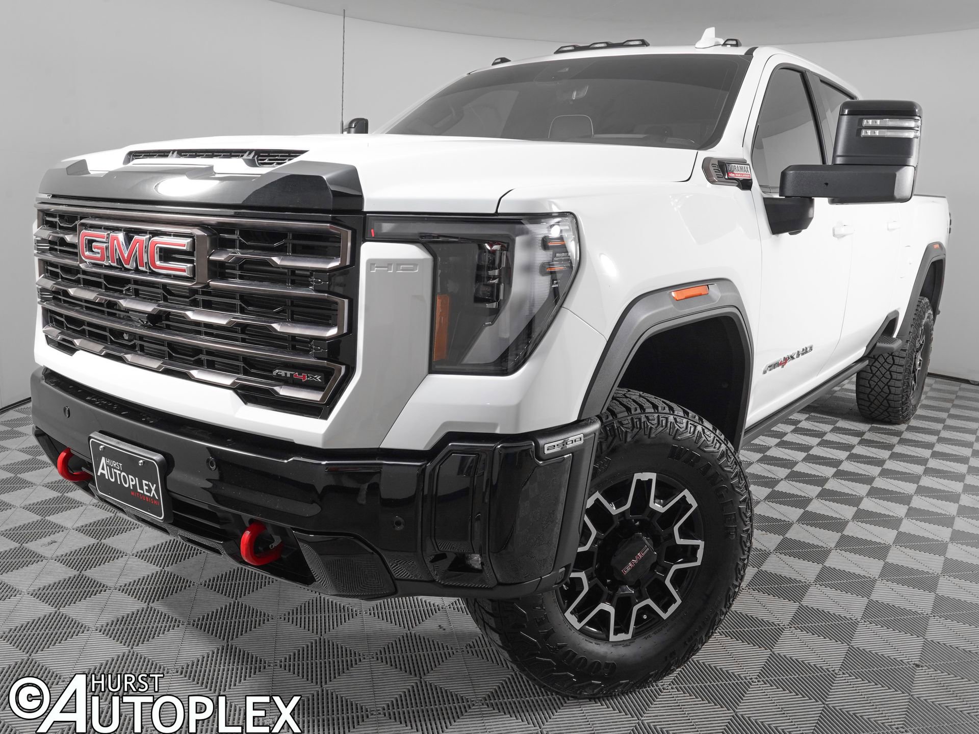 Used 2025 GMC Sierra 2500 AT4X AWD/4WD image 1
