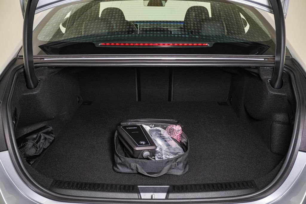 Used 2025 Mercedes-Benz E 53 AMG e 4MATIC Sedan image 35