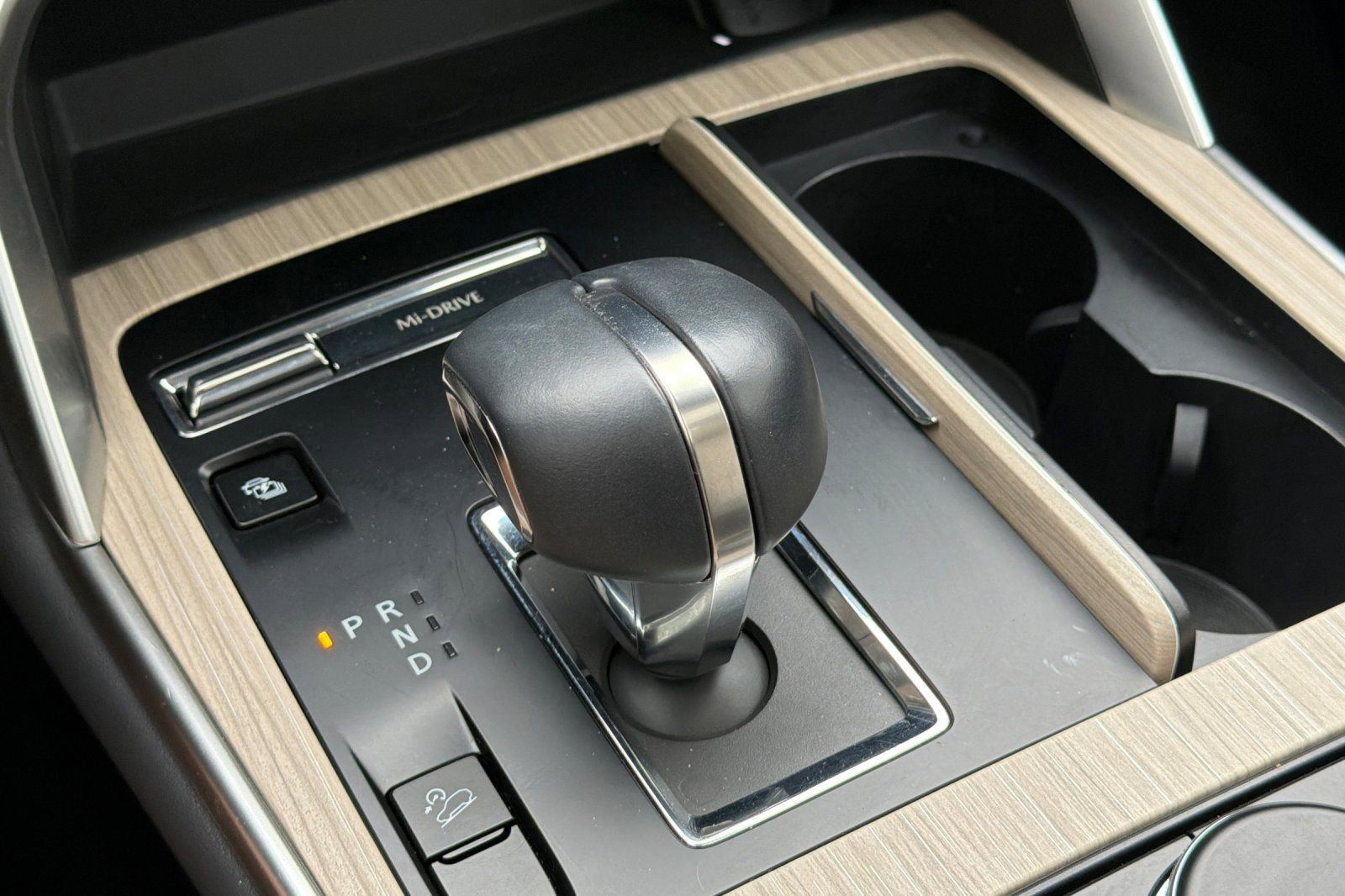 Certified 2025 MAZDA CX-90 Plug-In Hybrid w/Premium Sport image 21