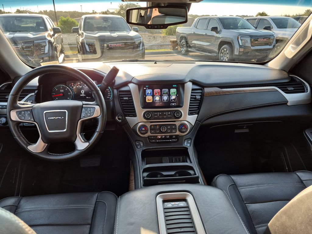 Used 2019 GMC Yukon XL Denali w/ Denali Ultimate Package AWD/4WD image 32