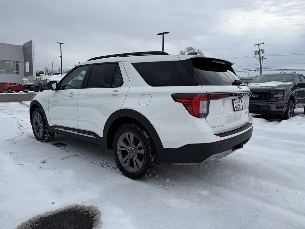 Used 2025 Ford Explorer Active w/ Active Comfort Package image 4
