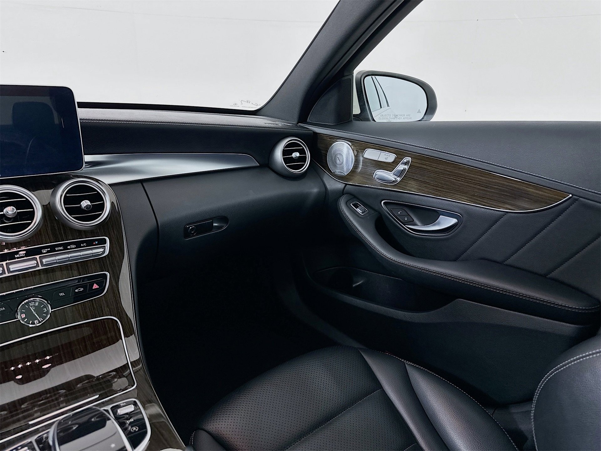 Used 2015 Mercedes-Benz C 400 4MATIC image 26